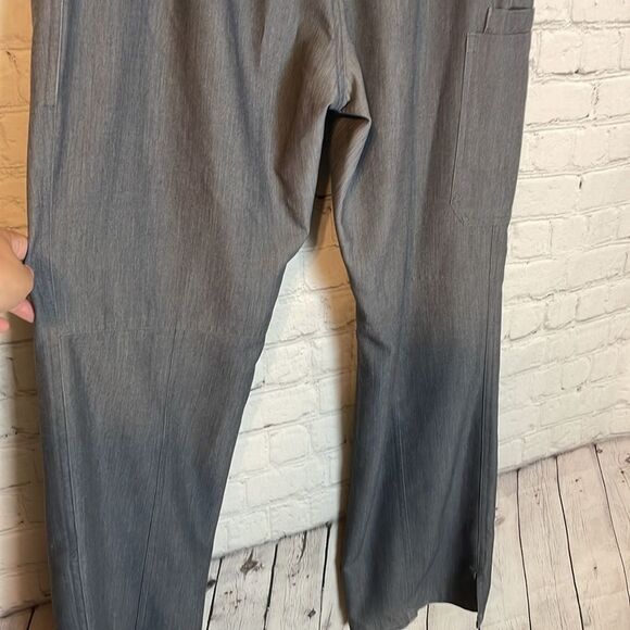 Figs Gray Pant and Top Set Size Large - Picture 7 of 16